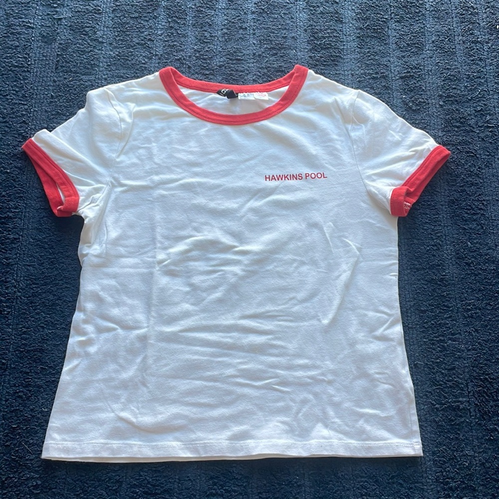 Medium Stranger Things Hawkins Pool cropped T-shirt Limited Edition